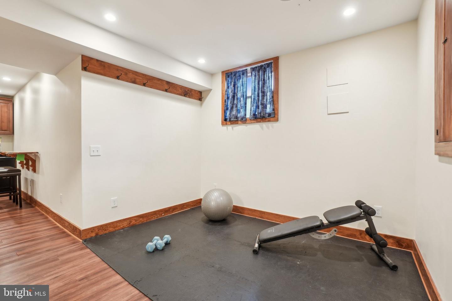 5727 2ND ST S, ARLINGTON, Virginia 22204, 4 Bedrooms Bedrooms, 8 Rooms Rooms,3 BathroomsBathrooms,Residential,For sale,5727 2ND ST S,VAAR2056012 MLS # VAAR2056012