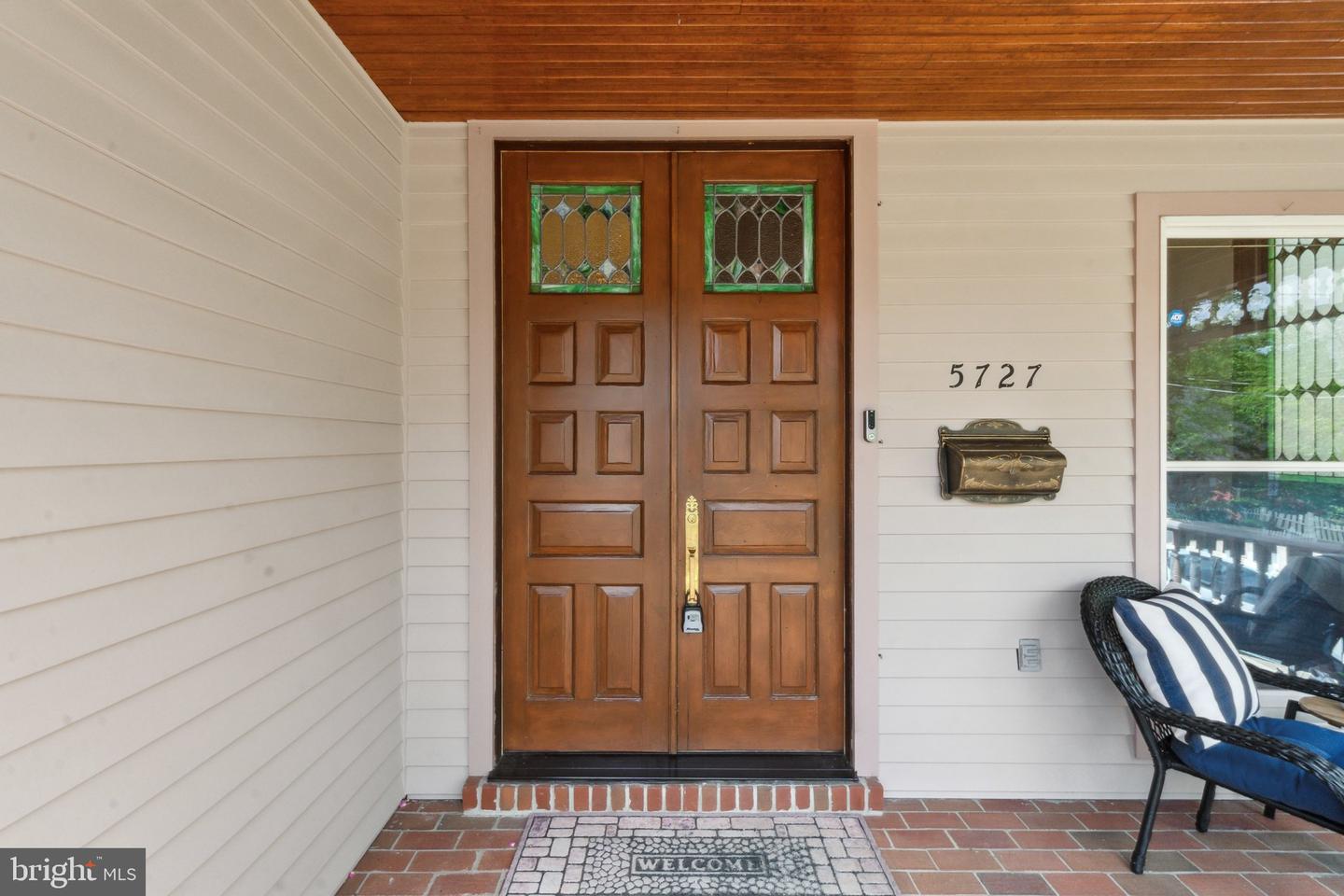 5727 2ND ST S, ARLINGTON, Virginia 22204, 4 Bedrooms Bedrooms, 8 Rooms Rooms,3 BathroomsBathrooms,Residential,For sale,5727 2ND ST S,VAAR2056012 MLS # VAAR2056012