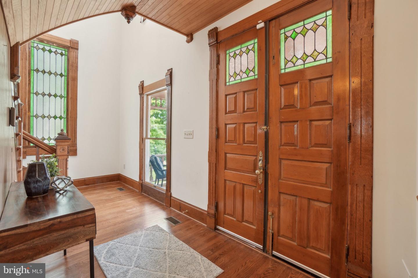 5727 2ND ST S, ARLINGTON, Virginia 22204, 4 Bedrooms Bedrooms, 8 Rooms Rooms,3 BathroomsBathrooms,Residential,For sale,5727 2ND ST S,VAAR2056012 MLS # VAAR2056012