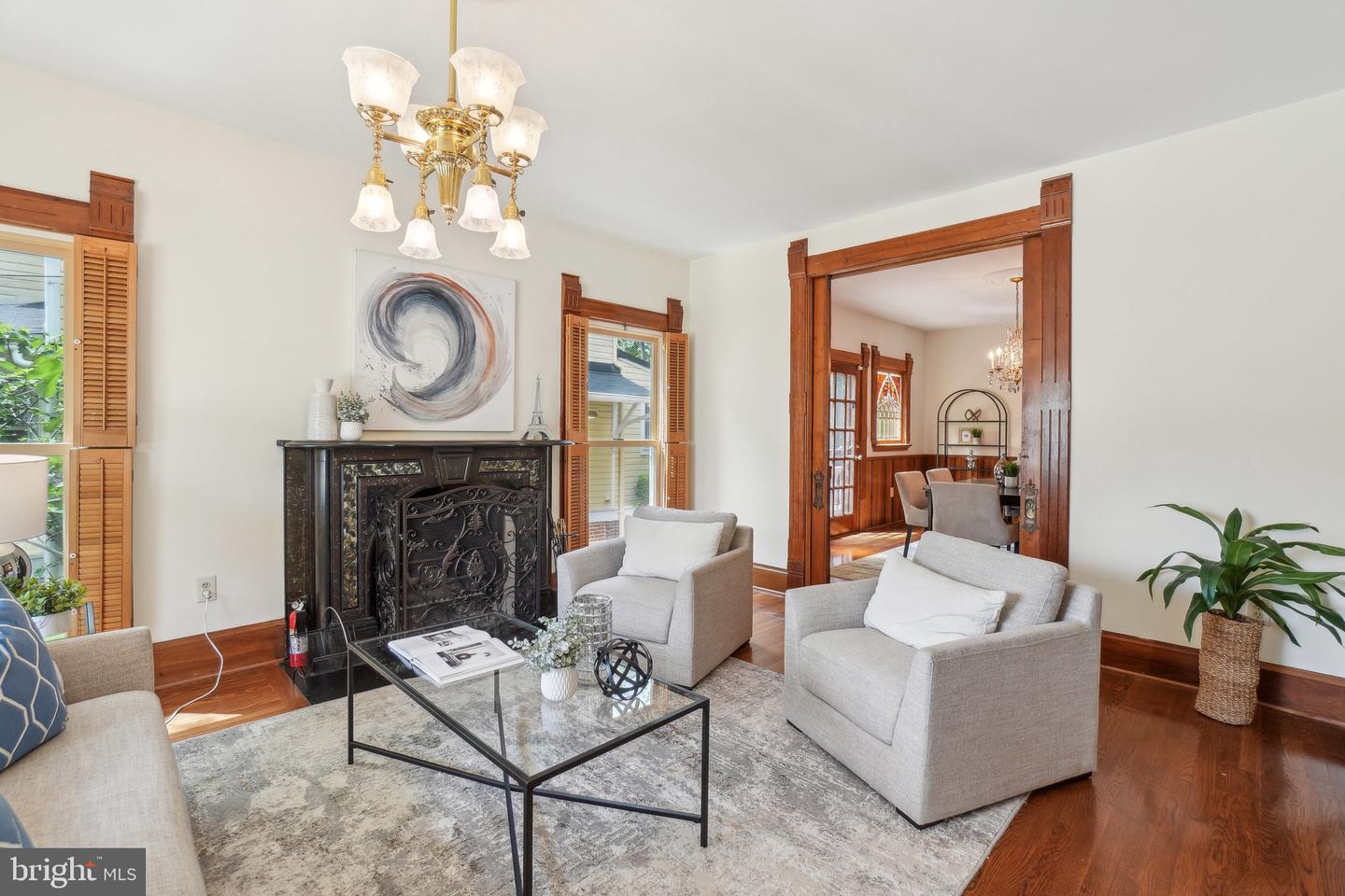 5727 2ND ST S, ARLINGTON, Virginia 22204, 4 Bedrooms Bedrooms, 8 Rooms Rooms,3 BathroomsBathrooms,Residential,For sale,5727 2ND ST S,VAAR2056012 MLS # VAAR2056012