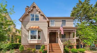 5727 2ND ST S, ARLINGTON, Virginia 22204, 4 Bedrooms Bedrooms, 8 Rooms Rooms,3 BathroomsBathrooms,Residential,For sale,5727 2ND ST S,VAAR2056012 MLS # VAAR2056012