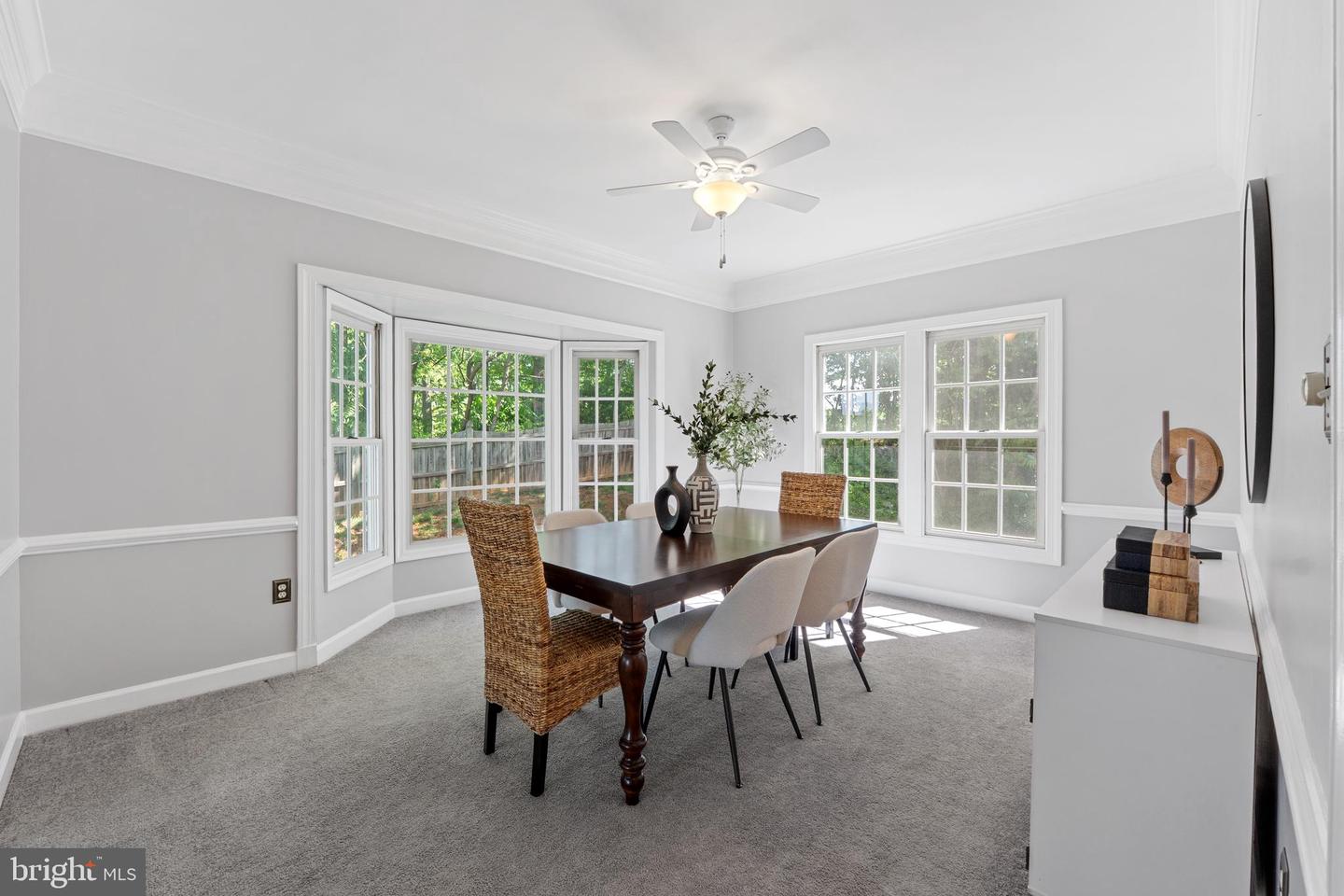 5325 SANDY POINT LN, CLIFTON, Virginia 20124, 4 Bedrooms Bedrooms, ,3 BathroomsBathrooms,Residential,For sale,5325 SANDY POINT LN,VAFX2234230 MLS # VAFX2234230