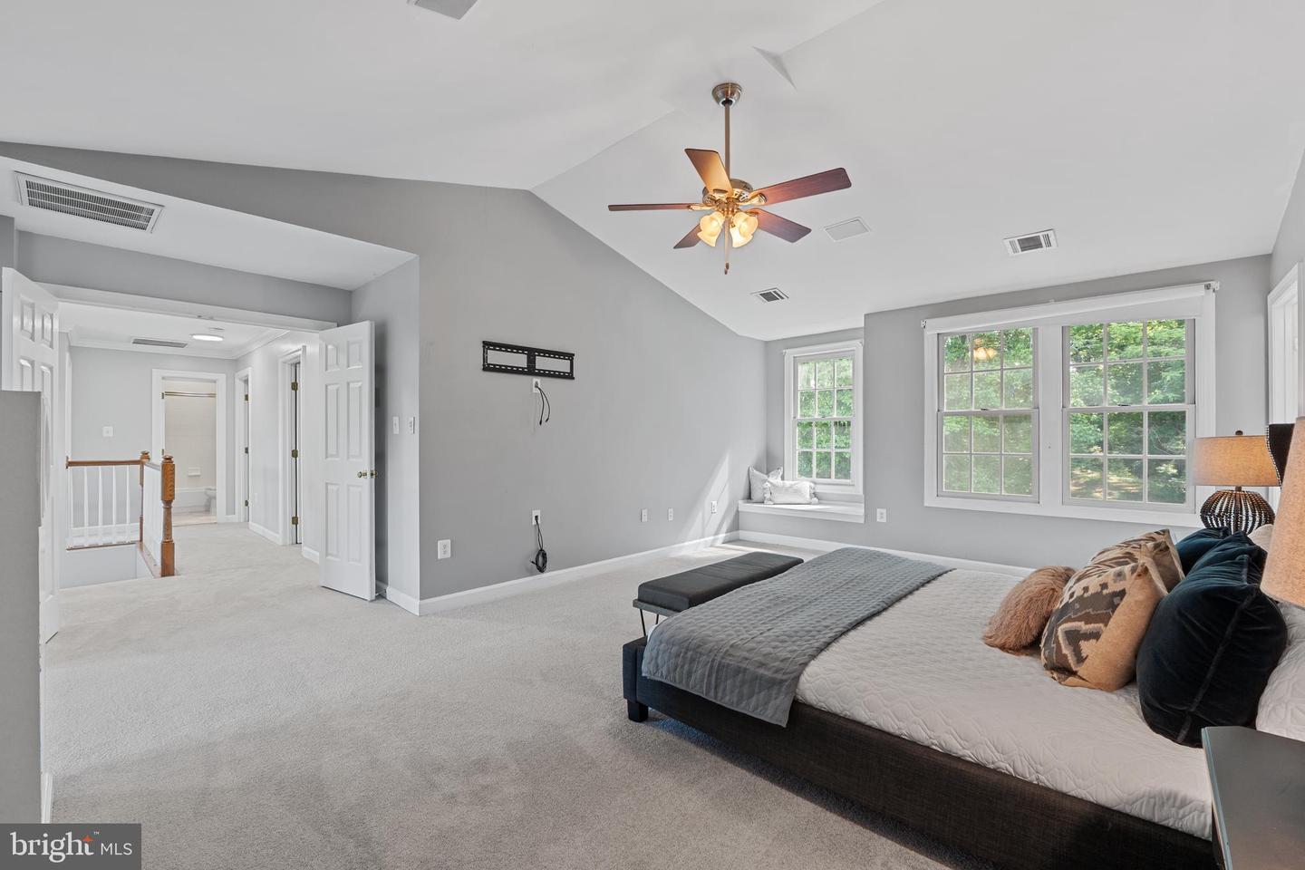 5325 SANDY POINT LN, CLIFTON, Virginia 20124, 4 Bedrooms Bedrooms, ,3 BathroomsBathrooms,Residential,For sale,5325 SANDY POINT LN,VAFX2234230 MLS # VAFX2234230