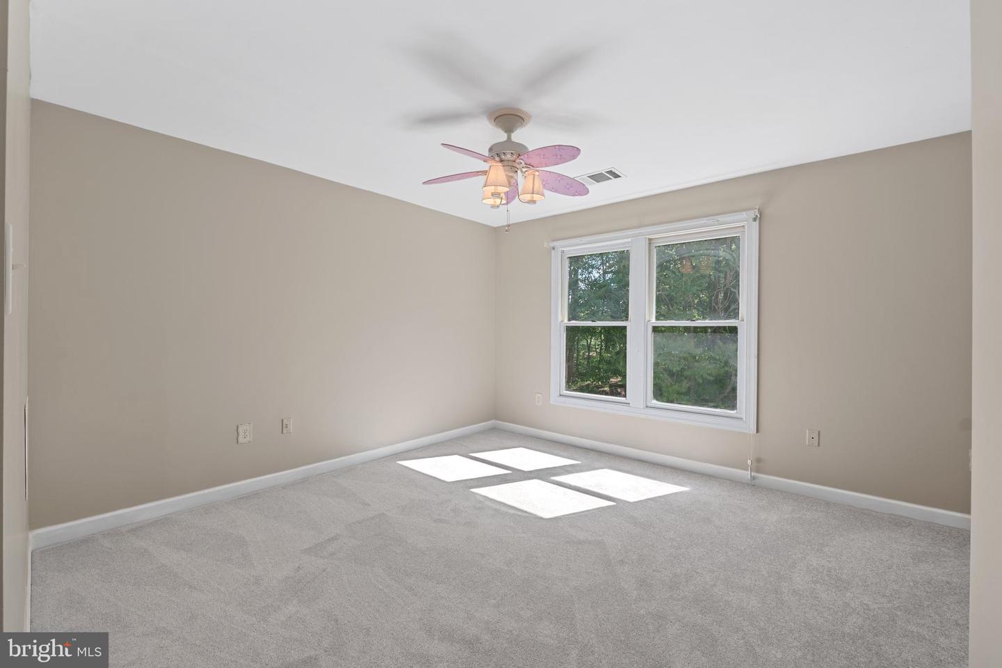 5325 SANDY POINT LN, CLIFTON, Virginia 20124, 4 Bedrooms Bedrooms, ,3 BathroomsBathrooms,Residential,For sale,5325 SANDY POINT LN,VAFX2234230 MLS # VAFX2234230