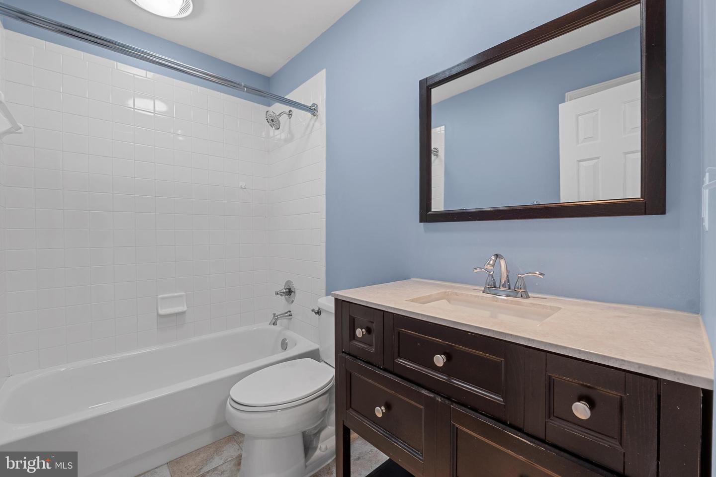 5325 SANDY POINT LN, CLIFTON, Virginia 20124, 4 Bedrooms Bedrooms, ,3 BathroomsBathrooms,Residential,For sale,5325 SANDY POINT LN,VAFX2234230 MLS # VAFX2234230