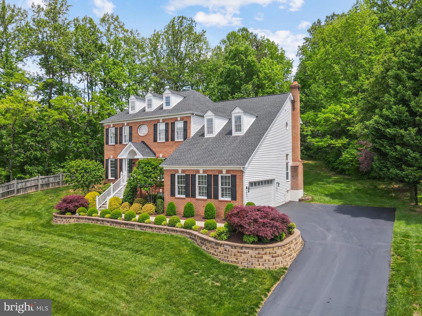 5325 SANDY POINT LN, CLIFTON, Virginia 20124, 4 Bedrooms Bedrooms, ,3 BathroomsBathrooms,Residential,For sale,5325 SANDY POINT LN,VAFX2234230 MLS # VAFX2234230