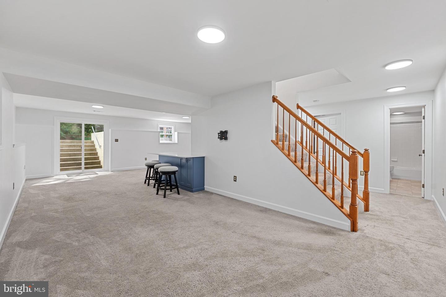 5325 SANDY POINT LN, CLIFTON, Virginia 20124, 4 Bedrooms Bedrooms, ,3 BathroomsBathrooms,Residential,For sale,5325 SANDY POINT LN,VAFX2234230 MLS # VAFX2234230