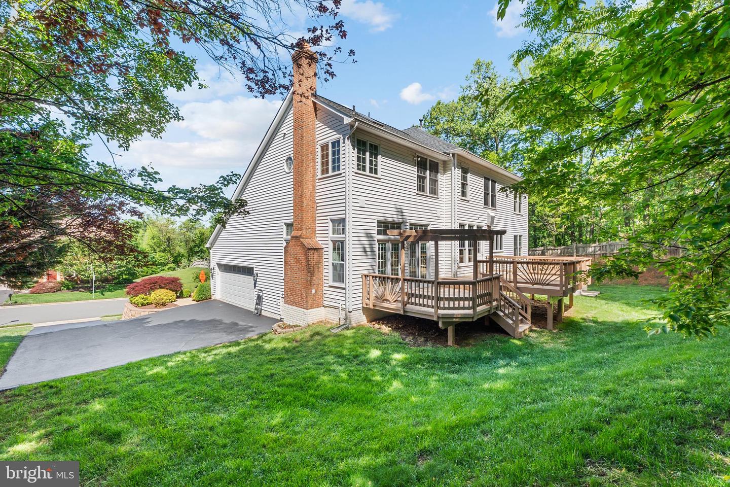 5325 SANDY POINT LN, CLIFTON, Virginia 20124, 4 Bedrooms Bedrooms, ,3 BathroomsBathrooms,Residential,For sale,5325 SANDY POINT LN,VAFX2234230 MLS # VAFX2234230