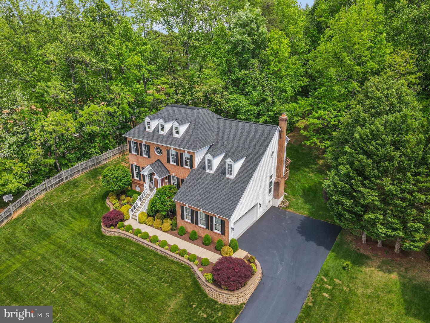 5325 SANDY POINT LN, CLIFTON, Virginia 20124, 4 Bedrooms Bedrooms, ,3 BathroomsBathrooms,Residential,For sale,5325 SANDY POINT LN,VAFX2234230 MLS # VAFX2234230