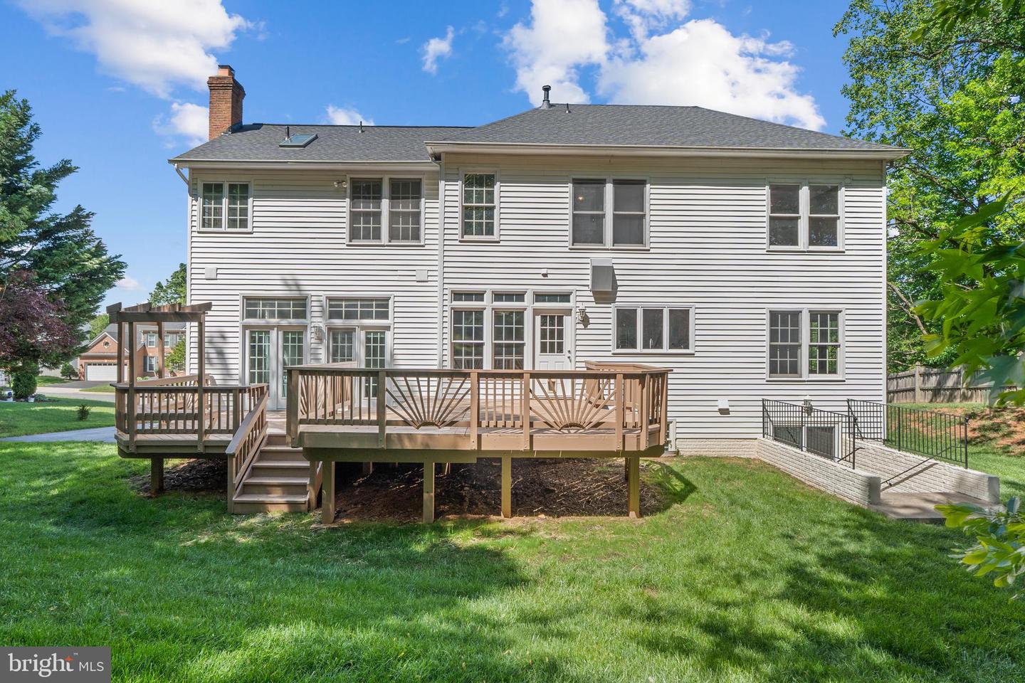5325 SANDY POINT LN, CLIFTON, Virginia 20124, 4 Bedrooms Bedrooms, ,3 BathroomsBathrooms,Residential,For sale,5325 SANDY POINT LN,VAFX2234230 MLS # VAFX2234230