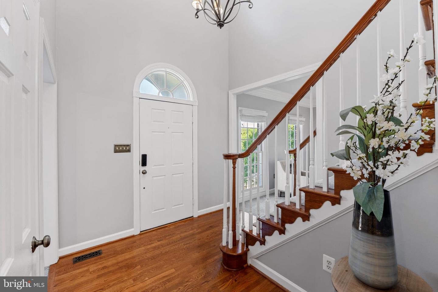 5325 SANDY POINT LN, CLIFTON, Virginia 20124, 4 Bedrooms Bedrooms, ,3 BathroomsBathrooms,Residential,For sale,5325 SANDY POINT LN,VAFX2234230 MLS # VAFX2234230