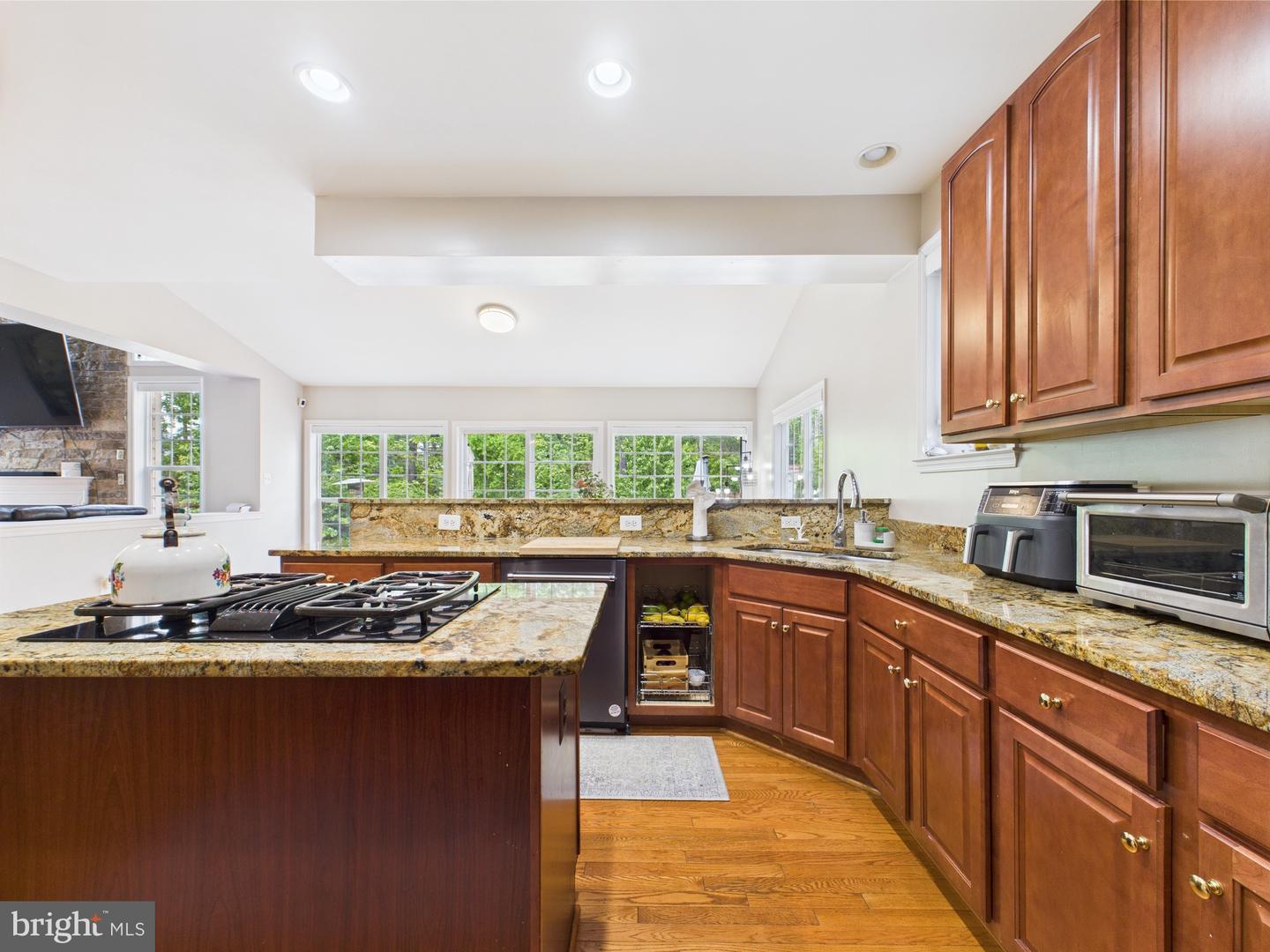 14904 SIMMONS GROVE DR, HAYMARKET, Virginia 20169, 5 Bedrooms Bedrooms, ,4 BathroomsBathrooms,Residential,For sale,14904 SIMMONS GROVE DR,VAPW2091864 MLS # VAPW2091864