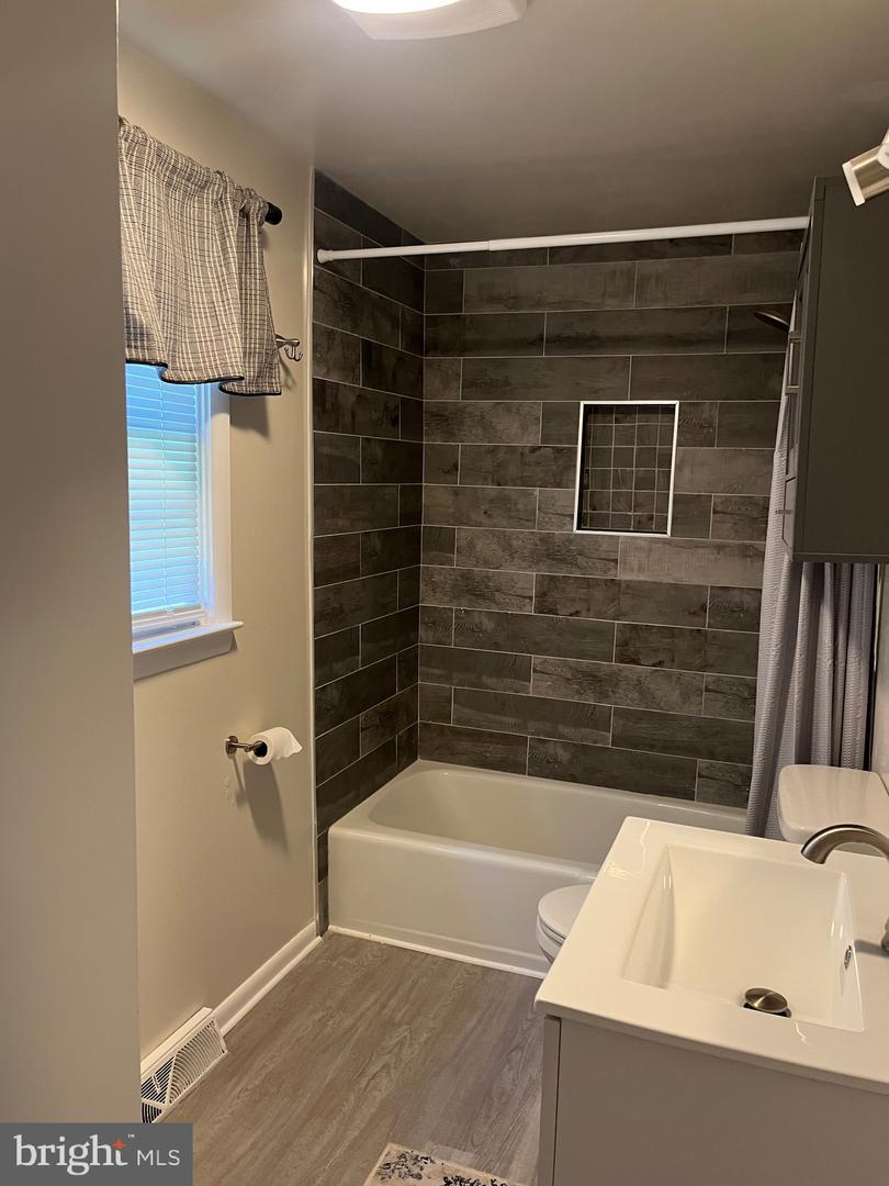 39901 CATOCTIN RIDGE ST, PAEONIAN SPRINGS, Virginia 20129, 2 Bedrooms Bedrooms, ,2 BathroomsBathrooms,Residential,For sale,39901 CATOCTIN RIDGE ST,VALO2093914 MLS # VALO2093914