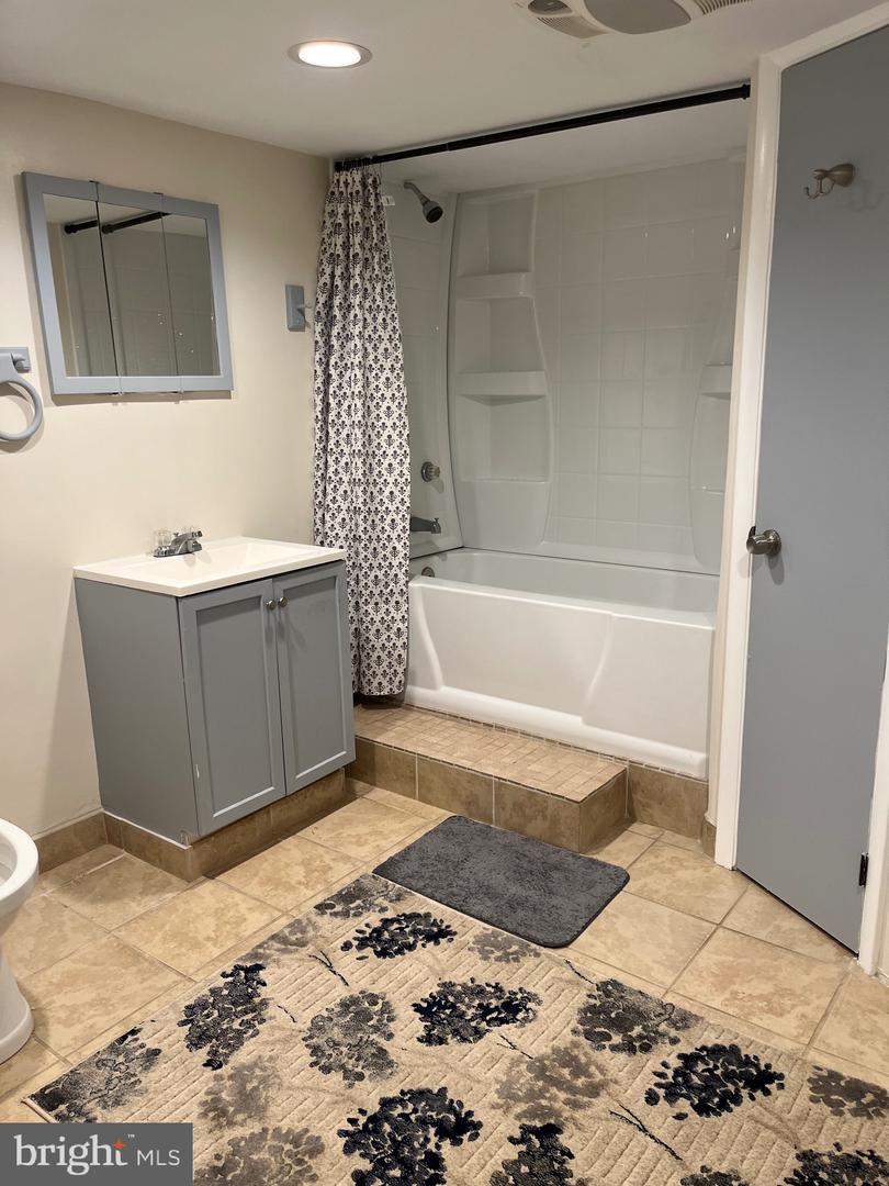 39901 CATOCTIN RIDGE ST, PAEONIAN SPRINGS, Virginia 20129, 2 Bedrooms Bedrooms, ,2 BathroomsBathrooms,Residential,For sale,39901 CATOCTIN RIDGE ST,VALO2093914 MLS # VALO2093914