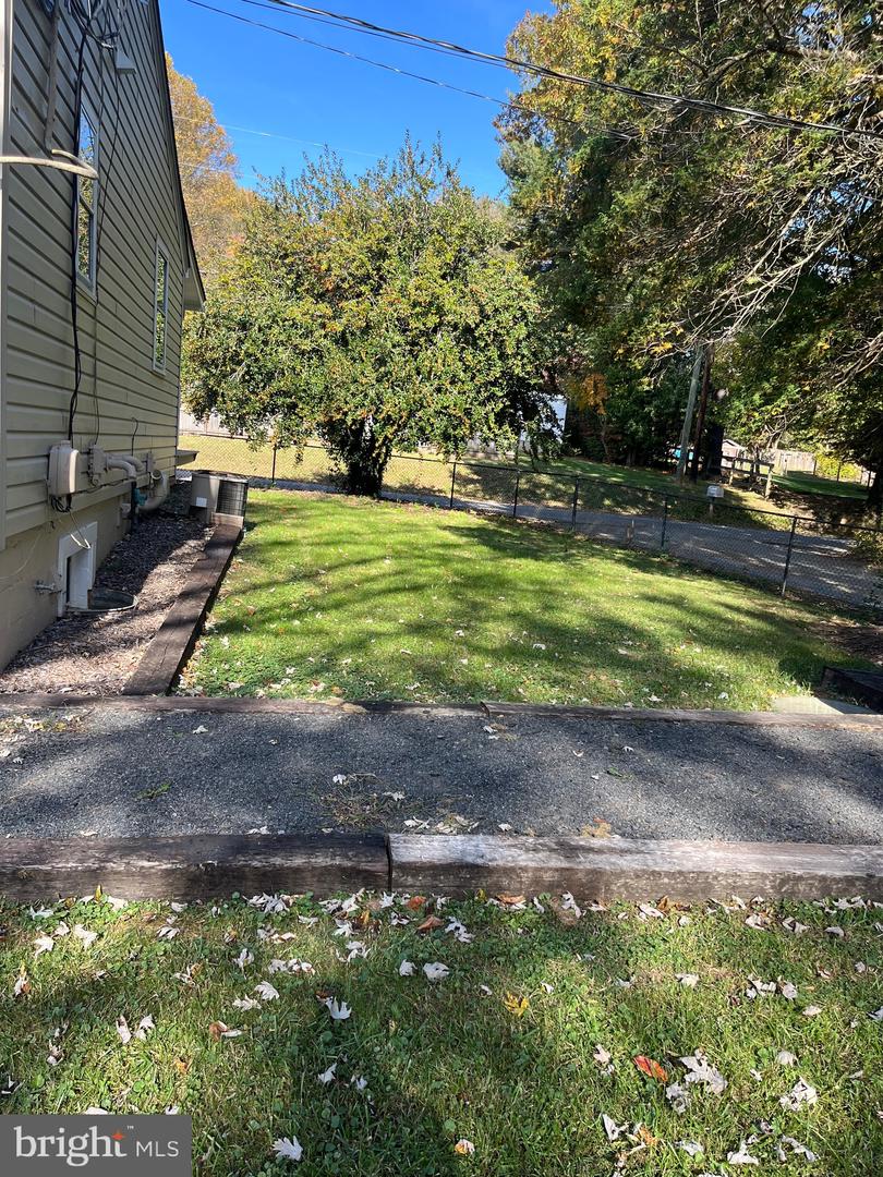 39901 CATOCTIN RIDGE ST, PAEONIAN SPRINGS, Virginia 20129, 2 Bedrooms Bedrooms, ,2 BathroomsBathrooms,Residential,For sale,39901 CATOCTIN RIDGE ST,VALO2093914 MLS # VALO2093914