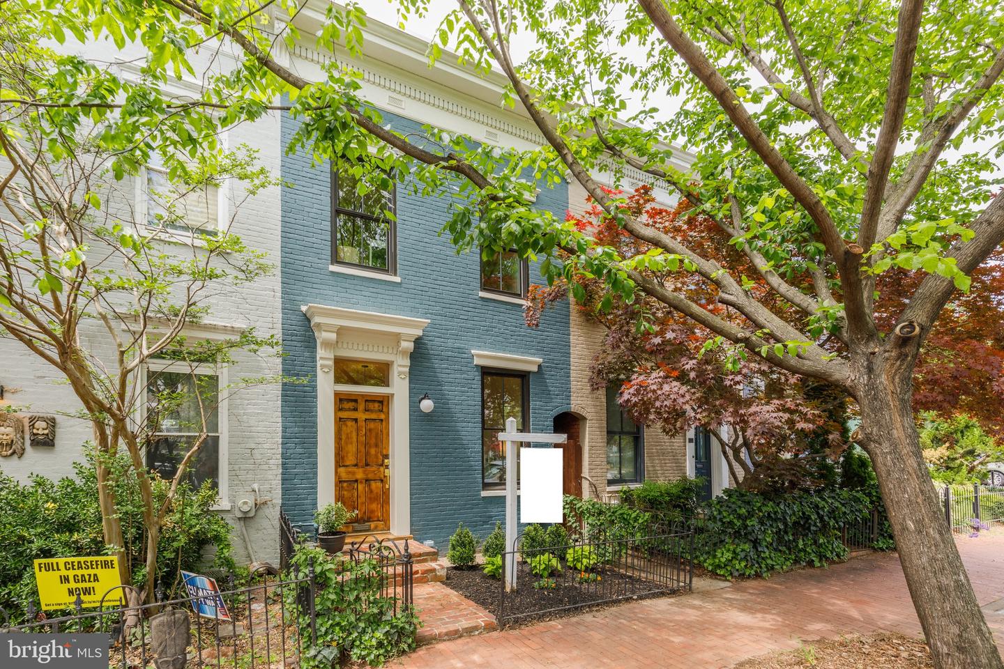 305 11TH ST SE, WASHINGTON, District Of Columbia 20003, 2 Bedrooms Bedrooms, ,2 BathroomsBathrooms,Residential,For sale,305 11TH ST SE,DCDC2195426 MLS # DCDC2195426
