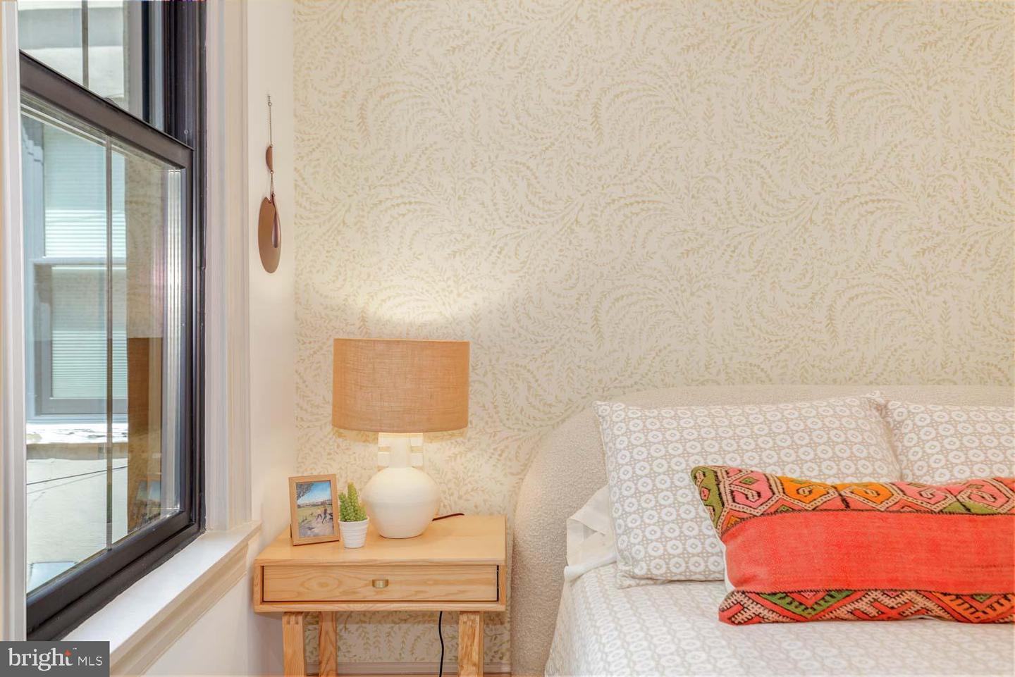 305 11TH ST SE, WASHINGTON, District Of Columbia 20003, 2 Bedrooms Bedrooms, ,2 BathroomsBathrooms,Residential,For sale,305 11TH ST SE,DCDC2195426 MLS # DCDC2195426