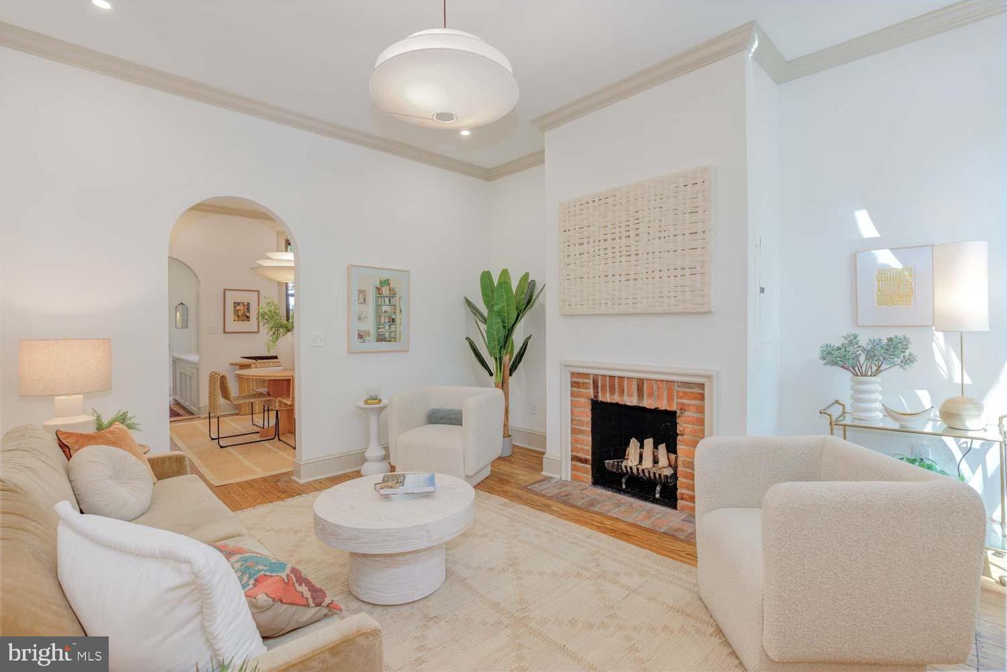 305 11TH ST SE, WASHINGTON, District Of Columbia 20003, 2 Bedrooms Bedrooms, ,2 BathroomsBathrooms,Residential,For sale,305 11TH ST SE,DCDC2195426 MLS # DCDC2195426