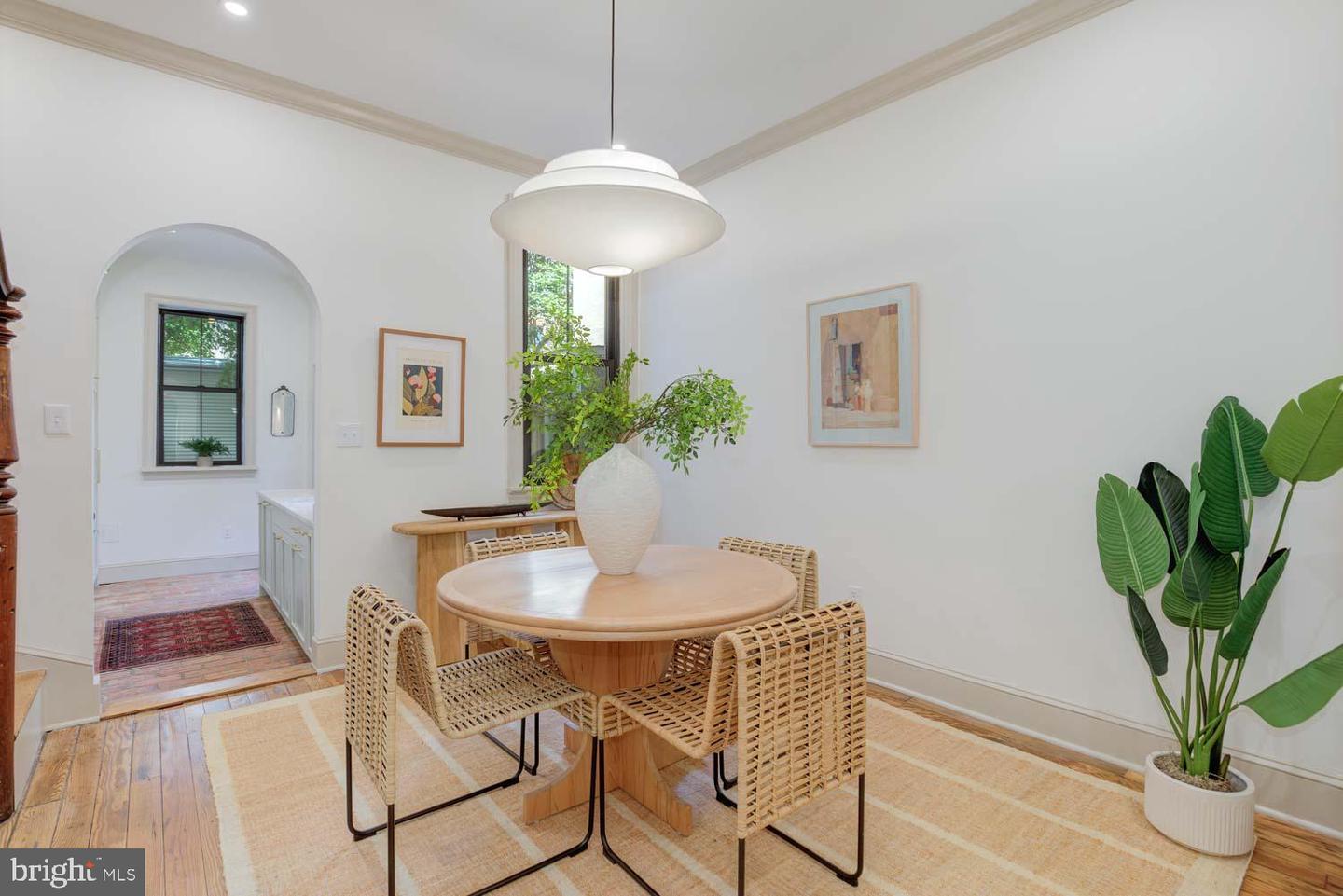 305 11TH ST SE, WASHINGTON, District Of Columbia 20003, 2 Bedrooms Bedrooms, ,2 BathroomsBathrooms,Residential,For sale,305 11TH ST SE,DCDC2195426 MLS # DCDC2195426
