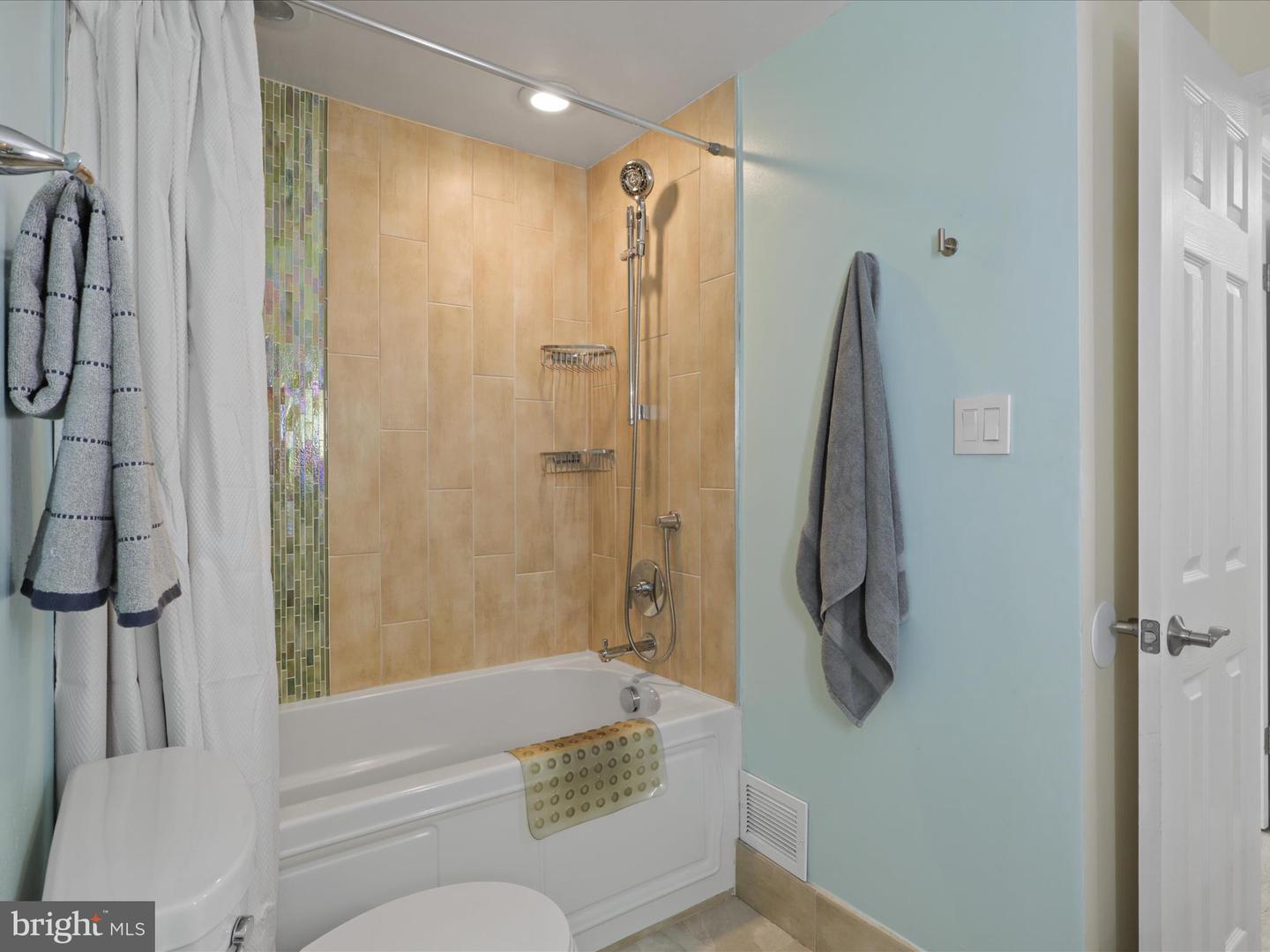 2161 WHISPER WAY, RESTON, Virginia 20191, 3 Bedrooms Bedrooms, ,2 BathroomsBathrooms,Residential,For sale,2161 WHISPER WAY,VAFX2234000 MLS # VAFX2234000