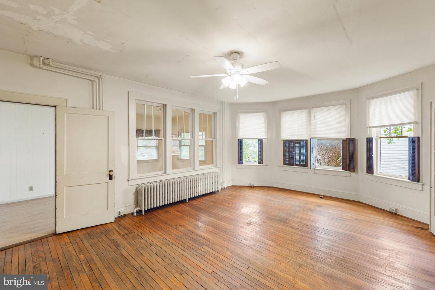 5342 MAIN ST, STEPHENS CITY, Virginia 22655, 5 Bedrooms Bedrooms, ,1 BathroomBathrooms,Residential,For sale,5342 MAIN ST,VAFV2033442 MLS # VAFV2033442