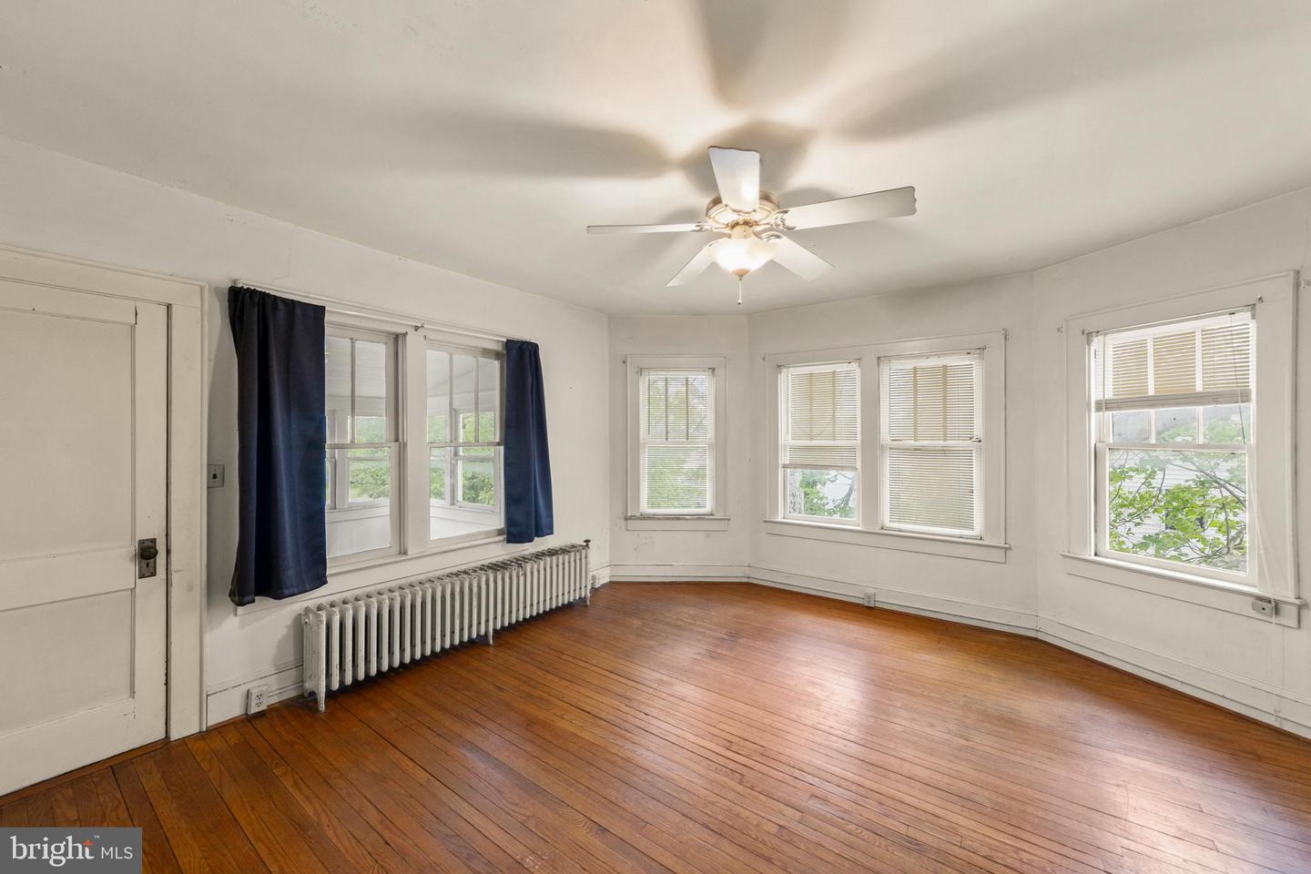 5342 MAIN ST, STEPHENS CITY, Virginia 22655, 5 Bedrooms Bedrooms, ,1 BathroomBathrooms,Residential,For sale,5342 MAIN ST,VAFV2033442 MLS # VAFV2033442