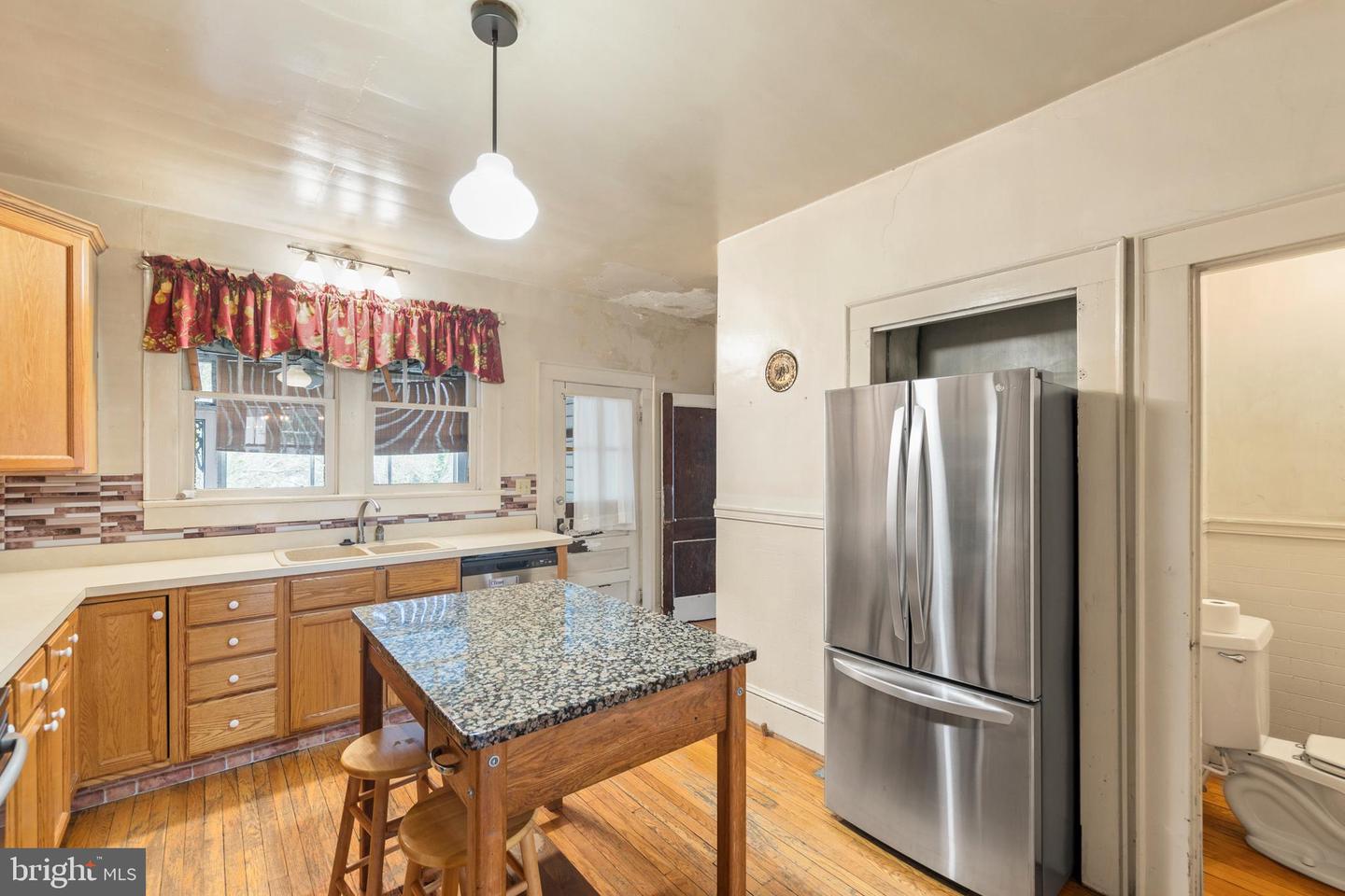 5342 MAIN ST, STEPHENS CITY, Virginia 22655, 5 Bedrooms Bedrooms, ,1 BathroomBathrooms,Residential,For sale,5342 MAIN ST,VAFV2033442 MLS # VAFV2033442