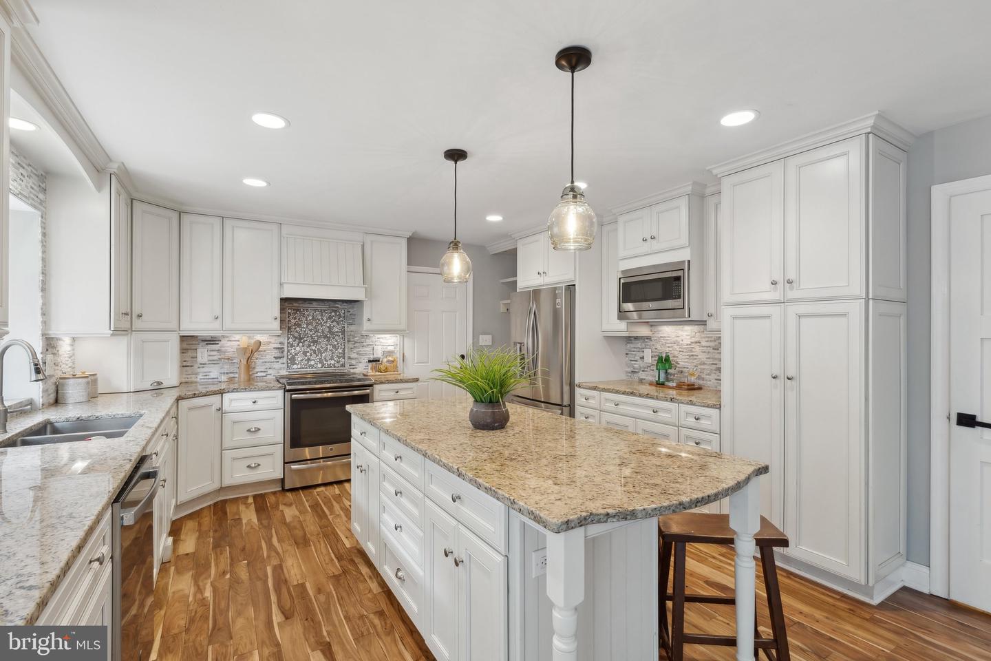 13126 PELMIRA RIDGE CT, HERNDON, Virginia 20171, 5 Bedrooms Bedrooms, ,3 BathroomsBathrooms,Residential,For sale,13126 PELMIRA RIDGE CT,VAFX2234008 MLS # VAFX2234008