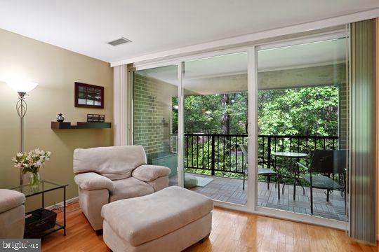 1521 NORTHGATE SQ #21-C, RESTON, Virginia 20190, 3 Bedrooms Bedrooms, 6 Rooms Rooms,2 BathroomsBathrooms,Residential,For sale,1521 NORTHGATE SQ #21-C,VAFX2234166 MLS # VAFX2234166