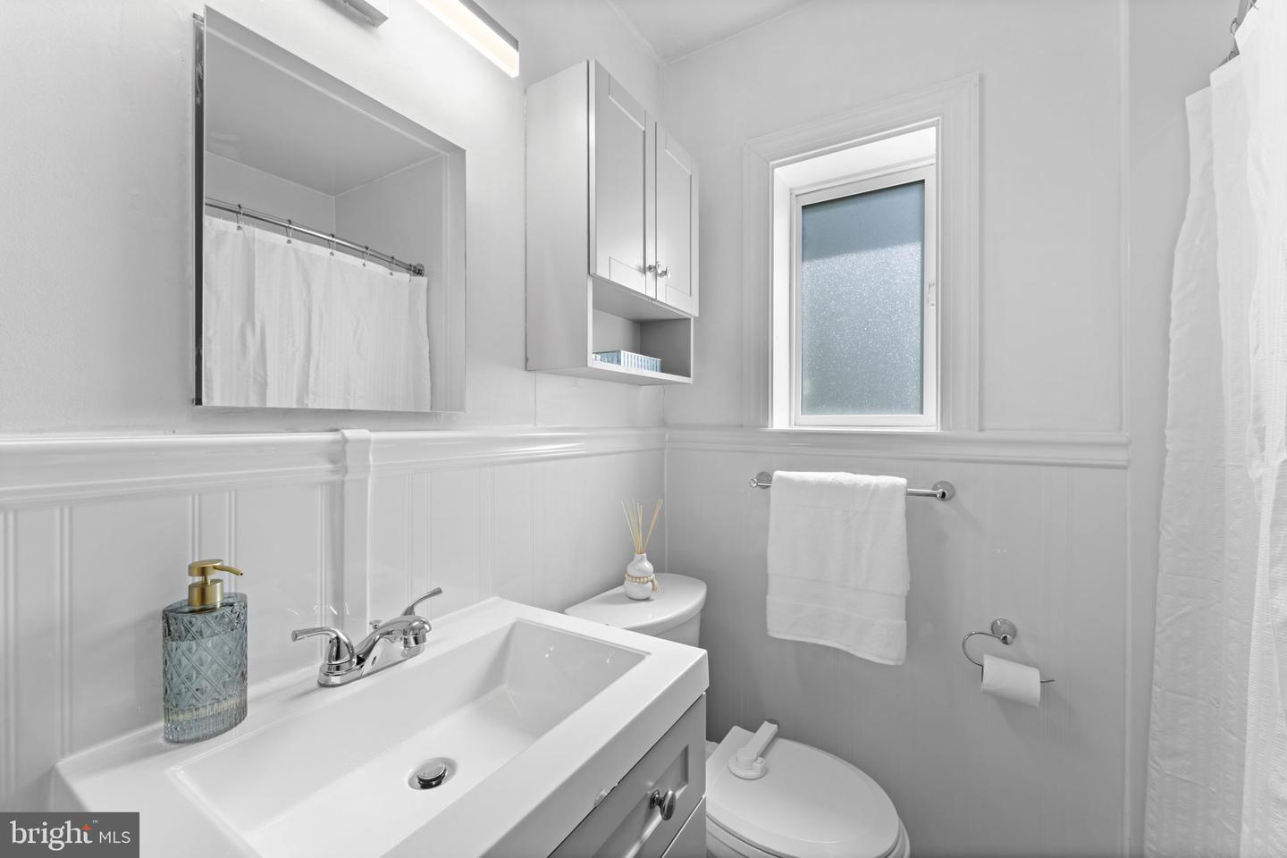 2814 JAMES DR, ALEXANDRIA, Virginia 22303, 3 Bedrooms Bedrooms, ,2 BathroomsBathrooms,Residential,For sale,2814 JAMES DR,VAFX2234316 MLS # VAFX2234316
