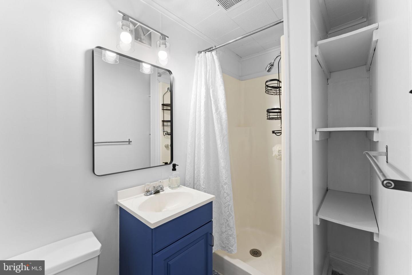 2814 JAMES DR, ALEXANDRIA, Virginia 22303, 3 Bedrooms Bedrooms, ,2 BathroomsBathrooms,Residential,For sale,2814 JAMES DR,VAFX2234316 MLS # VAFX2234316