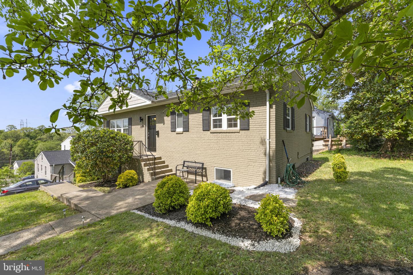 2814 JAMES DR, ALEXANDRIA, Virginia 22303, 3 Bedrooms Bedrooms, ,2 BathroomsBathrooms,Residential,For sale,2814 JAMES DR,VAFX2234316 MLS # VAFX2234316