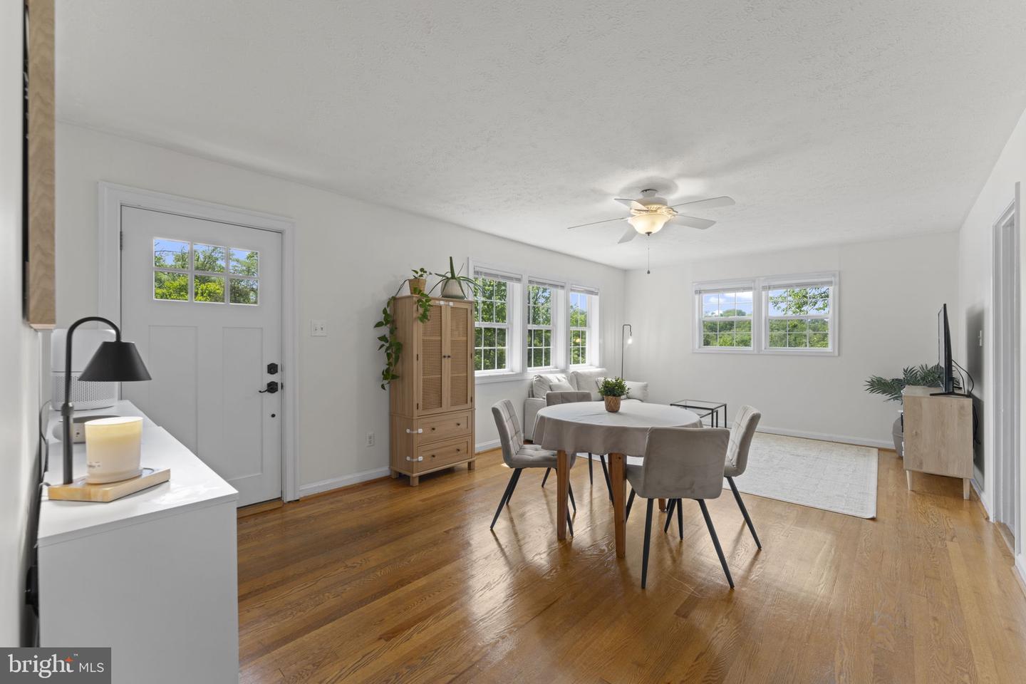 2814 JAMES DR, ALEXANDRIA, Virginia 22303, 3 Bedrooms Bedrooms, ,2 BathroomsBathrooms,Residential,For sale,2814 JAMES DR,VAFX2234316 MLS # VAFX2234316