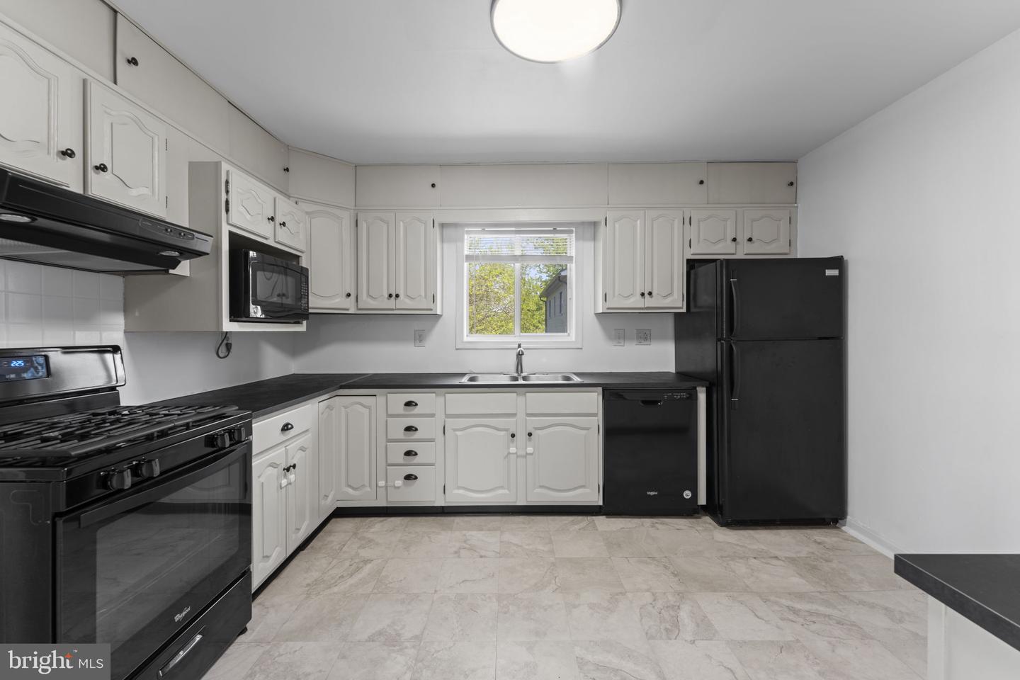 2814 JAMES DR, ALEXANDRIA, Virginia 22303, 3 Bedrooms Bedrooms, ,2 BathroomsBathrooms,Residential,For sale,2814 JAMES DR,VAFX2234316 MLS # VAFX2234316