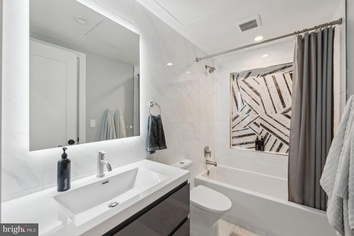 1485 MONROE ST NW #1, WASHINGTON, District Of Columbia 20010, 2 Bedrooms Bedrooms, ,2 BathroomsBathrooms,Residential,For sale,1485 MONROE ST NW #1,DCDC2195768 MLS # DCDC2195768