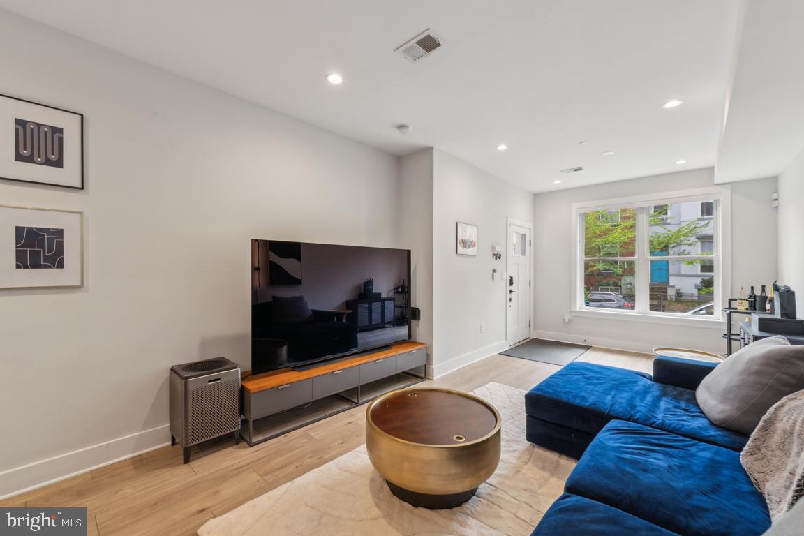 1485 MONROE ST NW #1, WASHINGTON, District Of Columbia 20010, 2 Bedrooms Bedrooms, ,2 BathroomsBathrooms,Residential,For sale,1485 MONROE ST NW #1,DCDC2195768 MLS # DCDC2195768