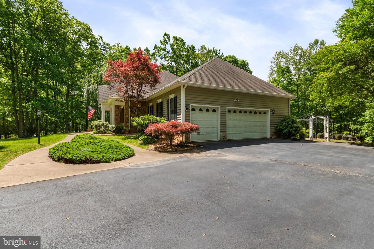 6048 WALKERS HOLLOW WAY, LOCUST GROVE, Virginia 22508, 5 Bedrooms Bedrooms, ,3 BathroomsBathrooms,Residential,For sale,6048 WALKERS HOLLOW WAY,VAOR2009436 MLS # VAOR2009436
