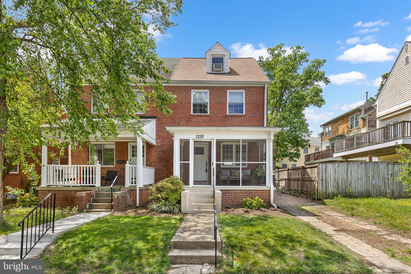 1228 N LINCOLN ST, ARLINGTON, Virginia 22201, 3 Bedrooms Bedrooms, ,2 BathroomsBathrooms,Residential,For sale,1228 N LINCOLN ST,VAAR2056166 MLS # VAAR2056166