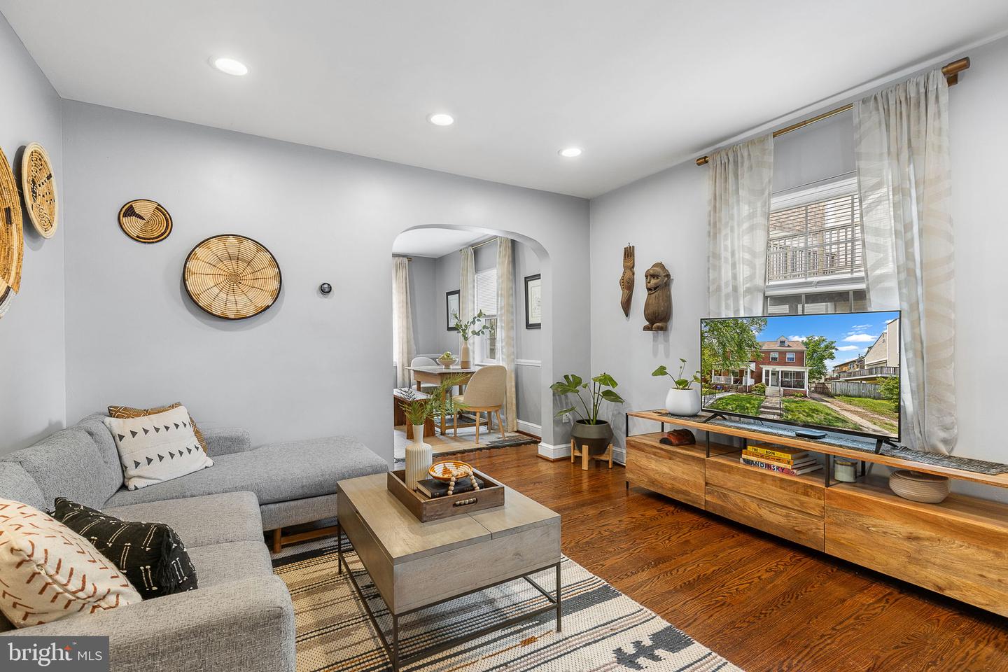 1228 N LINCOLN ST, ARLINGTON, Virginia 22201, 3 Bedrooms Bedrooms, ,2 BathroomsBathrooms,Residential,For sale,1228 N LINCOLN ST,VAAR2056166 MLS # VAAR2056166