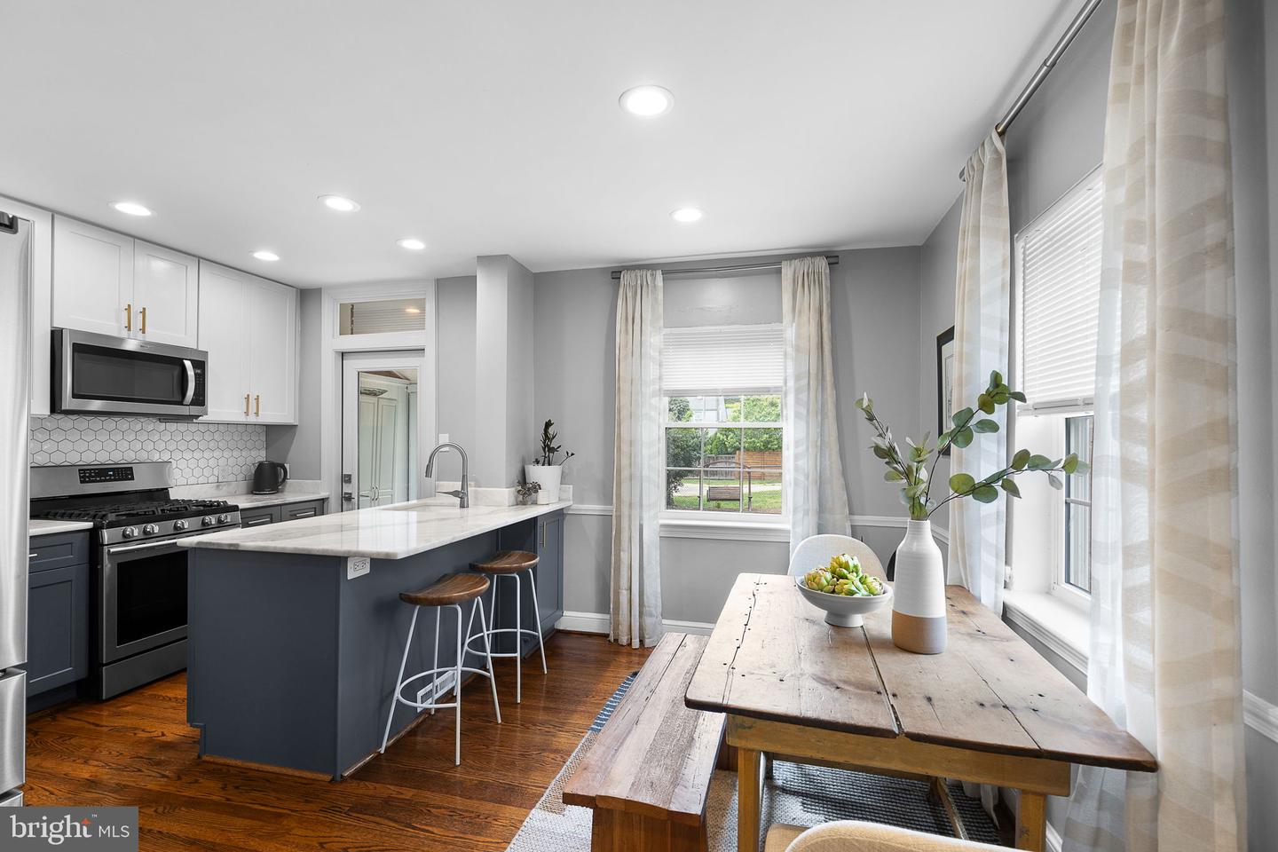 1228 N LINCOLN ST, ARLINGTON, Virginia 22201, 3 Bedrooms Bedrooms, ,2 BathroomsBathrooms,Residential,For sale,1228 N LINCOLN ST,VAAR2056166 MLS # VAAR2056166