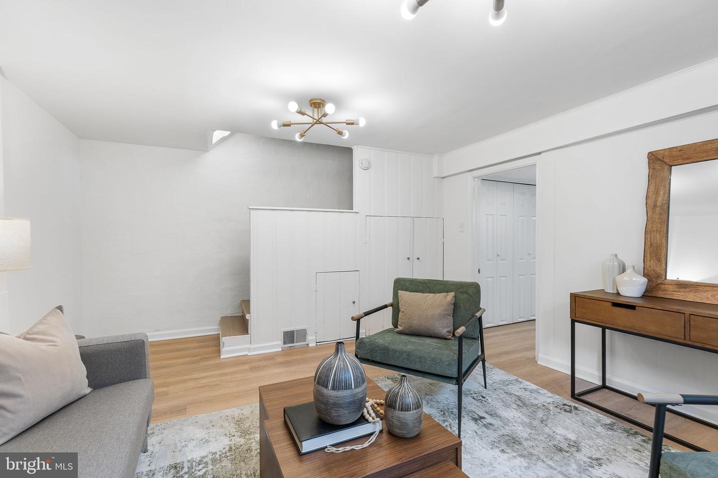 1228 N LINCOLN ST, ARLINGTON, Virginia 22201, 3 Bedrooms Bedrooms, ,2 BathroomsBathrooms,Residential,For sale,1228 N LINCOLN ST,VAAR2056166 MLS # VAAR2056166
