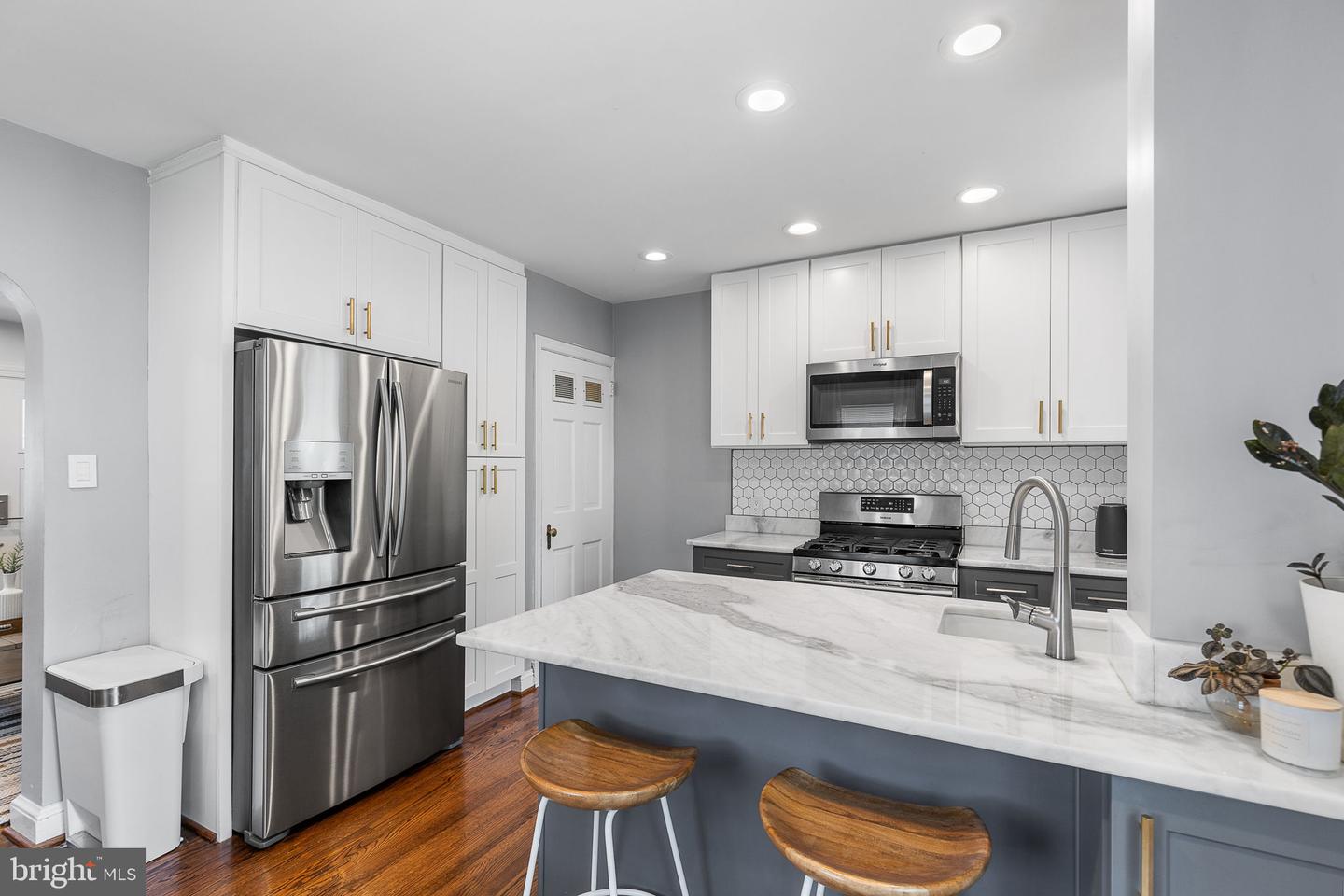 1228 N LINCOLN ST, ARLINGTON, Virginia 22201, 3 Bedrooms Bedrooms, ,2 BathroomsBathrooms,Residential,For sale,1228 N LINCOLN ST,VAAR2056166 MLS # VAAR2056166