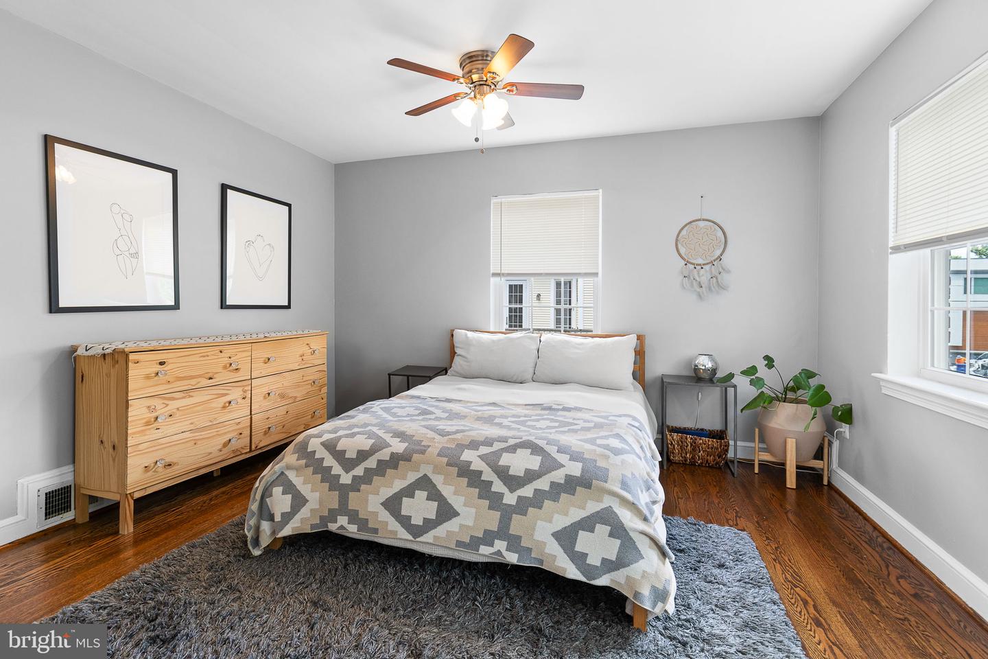 1228 N LINCOLN ST, ARLINGTON, Virginia 22201, 3 Bedrooms Bedrooms, ,2 BathroomsBathrooms,Residential,For sale,1228 N LINCOLN ST,VAAR2056166 MLS # VAAR2056166