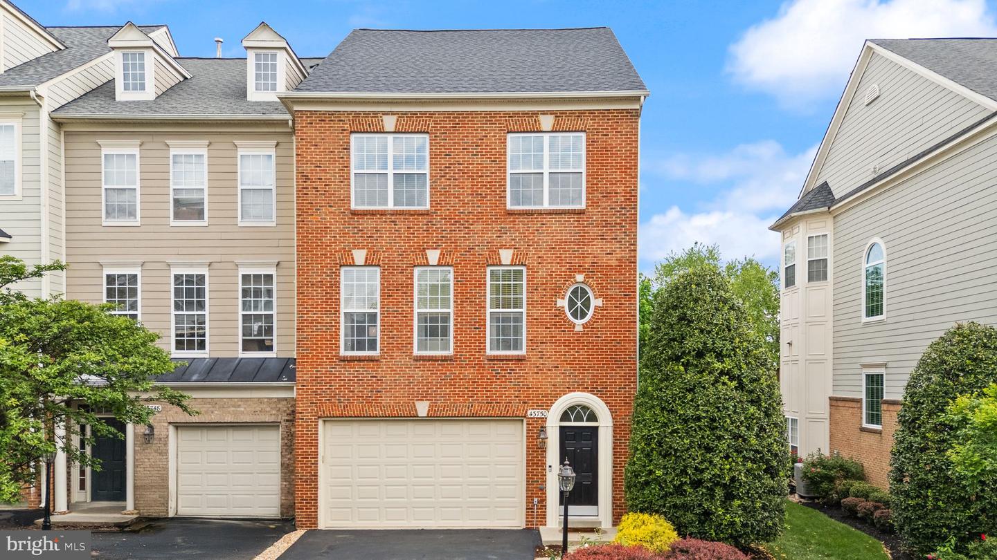 43750 LEES MILL SQ, LEESBURG, Virginia 20176, 3 Bedrooms Bedrooms, ,3 BathroomsBathrooms,Residential,For sale,43750 LEES MILL SQ,VALO2094240 MLS # VALO2094240