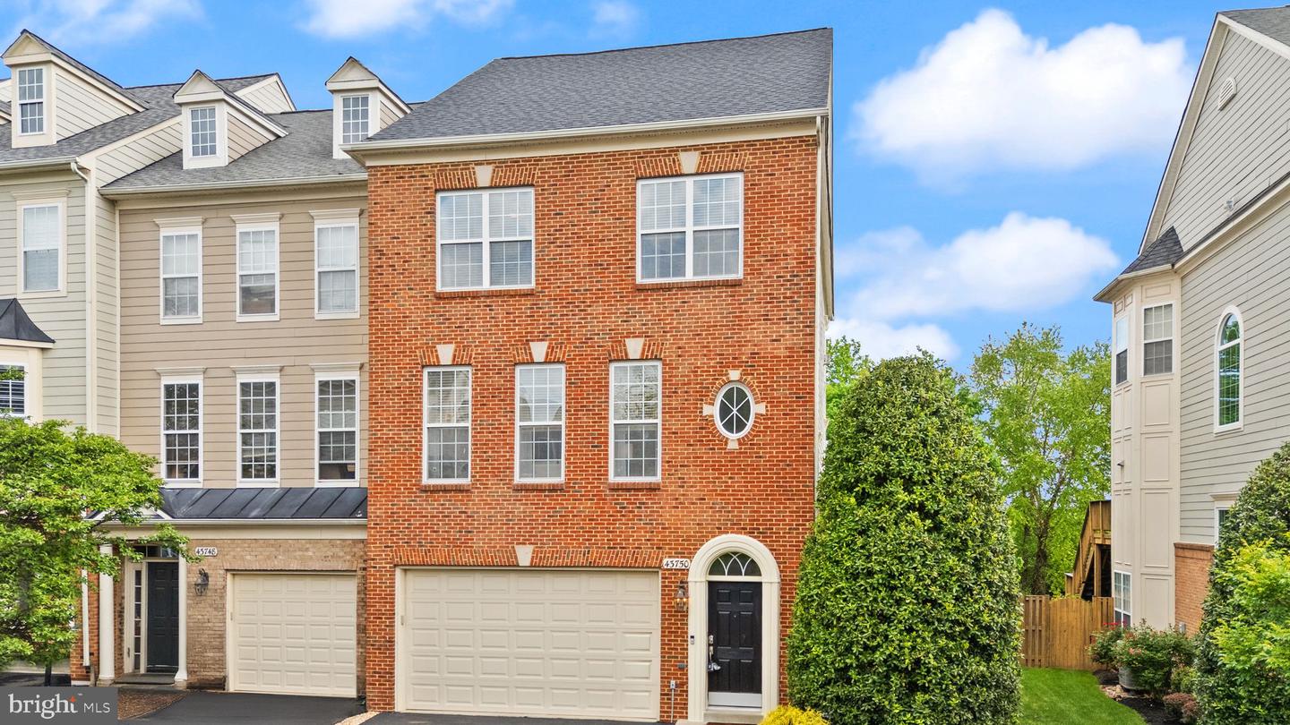 43750 LEES MILL SQ, LEESBURG, Virginia 20176, 3 Bedrooms Bedrooms, ,3 BathroomsBathrooms,Residential,For sale,43750 LEES MILL SQ,VALO2094240 MLS # VALO2094240