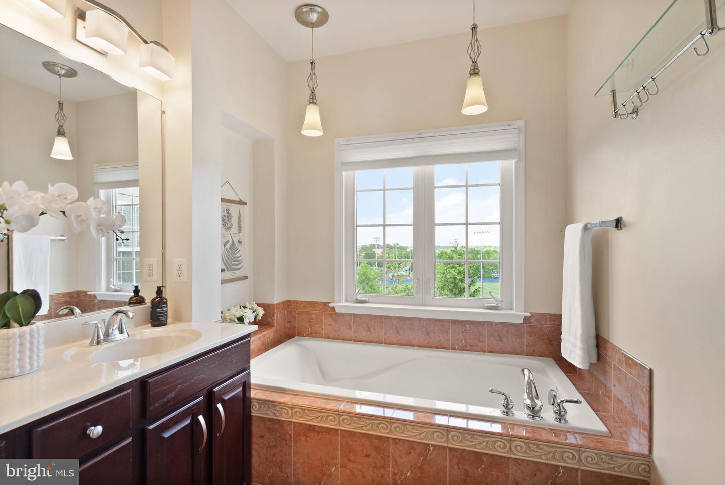 43750 LEES MILL SQ, LEESBURG, Virginia 20176, 3 Bedrooms Bedrooms, ,3 BathroomsBathrooms,Residential,For sale,43750 LEES MILL SQ,VALO2094240 MLS # VALO2094240