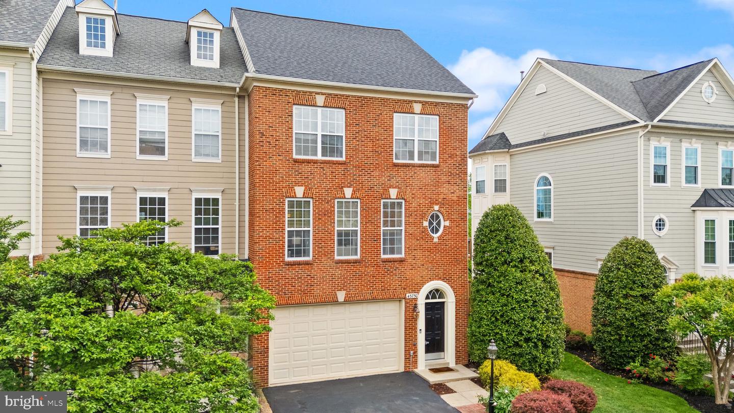 43750 LEES MILL SQ, LEESBURG, Virginia 20176, 3 Bedrooms Bedrooms, ,3 BathroomsBathrooms,Residential,For sale,43750 LEES MILL SQ,VALO2094240 MLS # VALO2094240