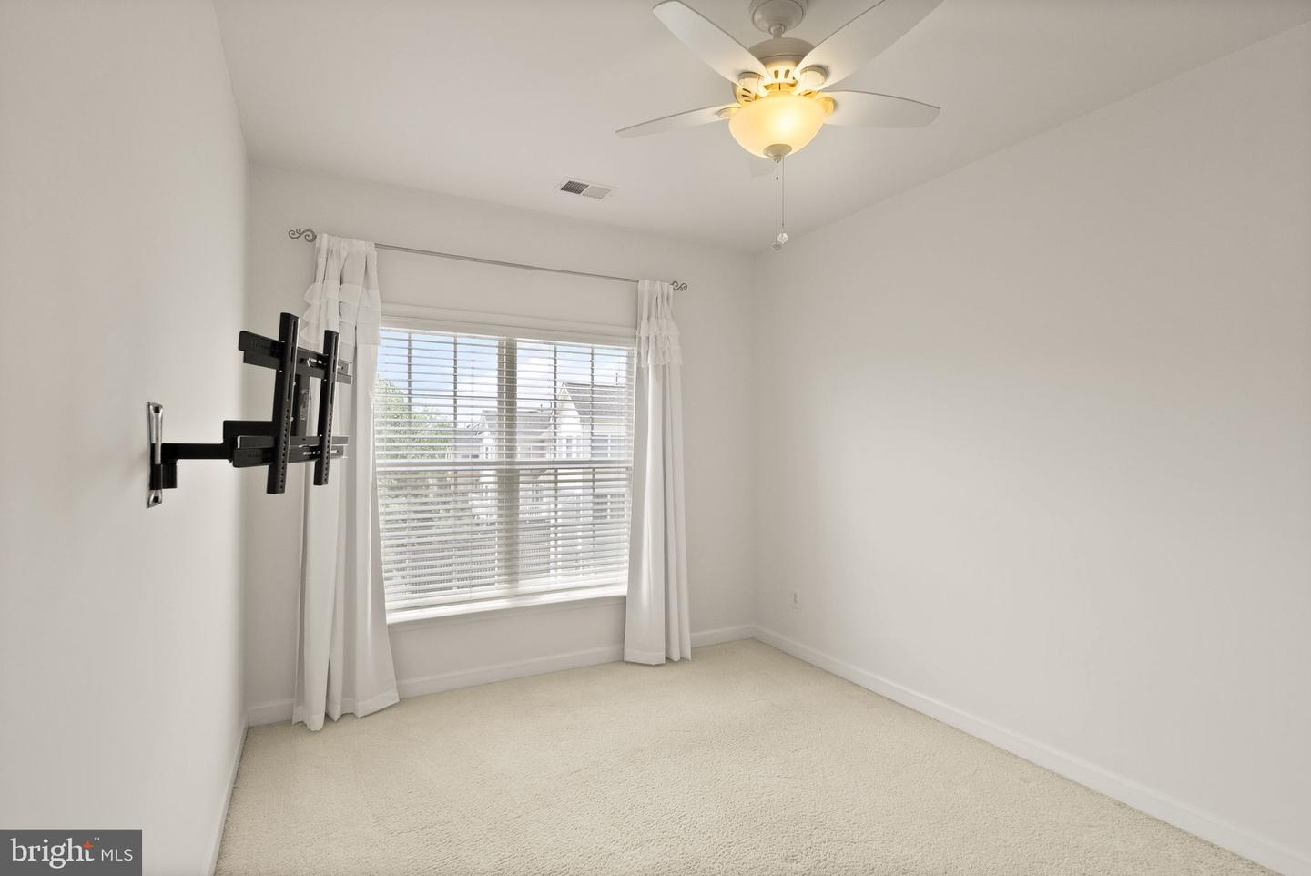 43750 LEES MILL SQ, LEESBURG, Virginia 20176, 3 Bedrooms Bedrooms, ,3 BathroomsBathrooms,Residential,For sale,43750 LEES MILL SQ,VALO2094240 MLS # VALO2094240
