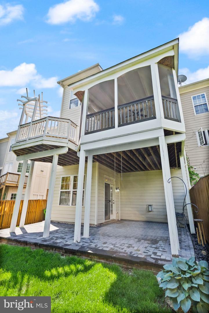 43750 LEES MILL SQ, LEESBURG, Virginia 20176, 3 Bedrooms Bedrooms, ,3 BathroomsBathrooms,Residential,For sale,43750 LEES MILL SQ,VALO2094240 MLS # VALO2094240