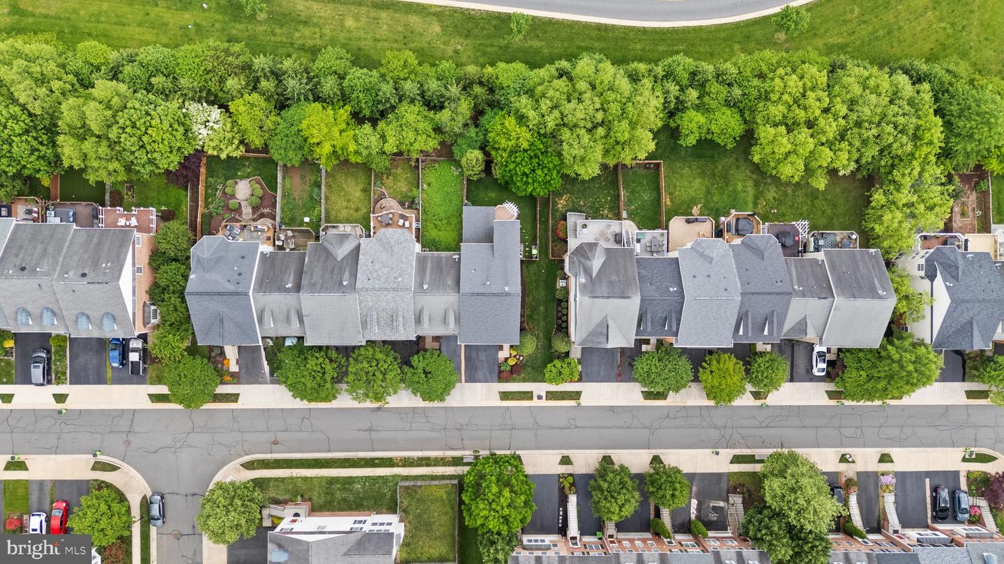 43750 LEES MILL SQ, LEESBURG, Virginia 20176, 3 Bedrooms Bedrooms, ,3 BathroomsBathrooms,Residential,For sale,43750 LEES MILL SQ,VALO2094240 MLS # VALO2094240
